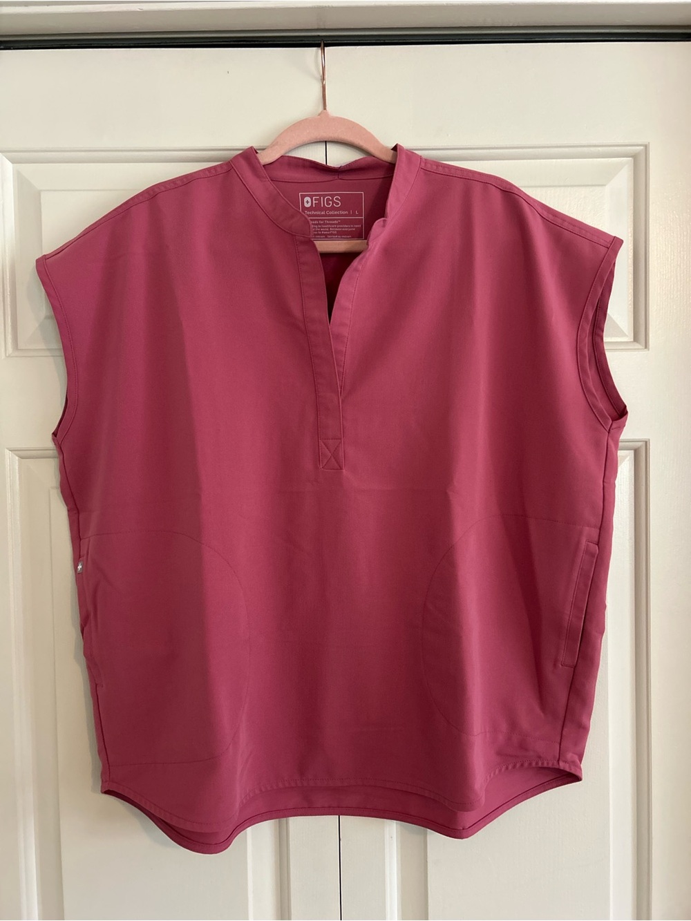 FIGS Oversized Scrub Top Peace Out Breast Cancer Sleeveless Mauve Pink Large